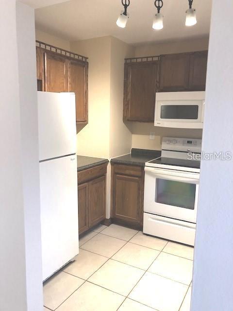 Building Photo - 232 Bamboo Dr