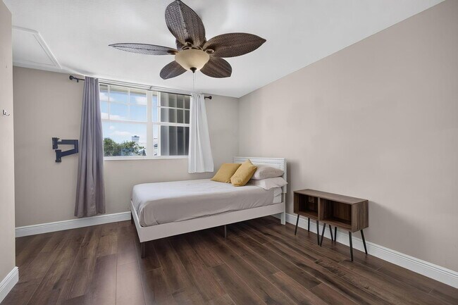 Building Photo - 1603 Mizzenmast Way