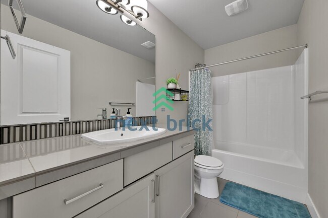 Building Photo - Spacious 3-Bed Oasis in Bothell with 3.5 Bathrooms and 2353 Sq Ft!