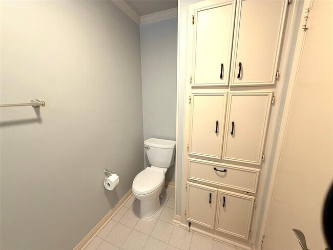 Building Photo - 6503 Robbie Creek Cove