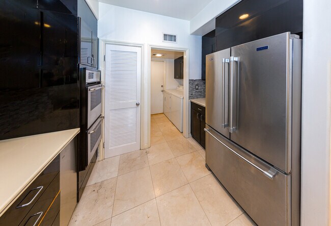 Kitchen - 4383 Park Paloma