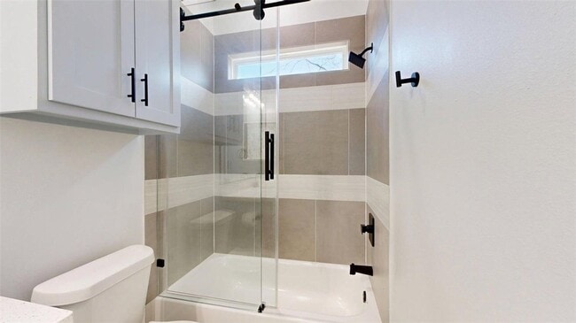 Building Photo - 4867 N Oakland Ln