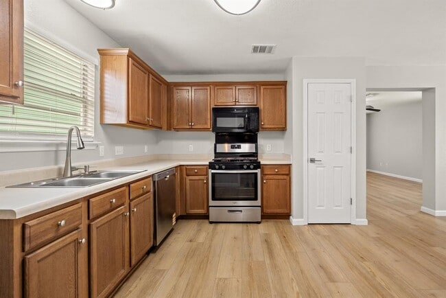 Building Photo - 1429 Davis Mountain Loop