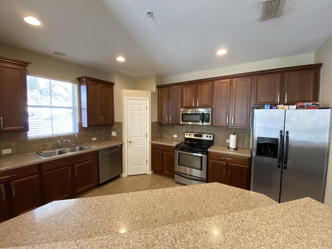 Building Photo - 4984 Luge Ln
