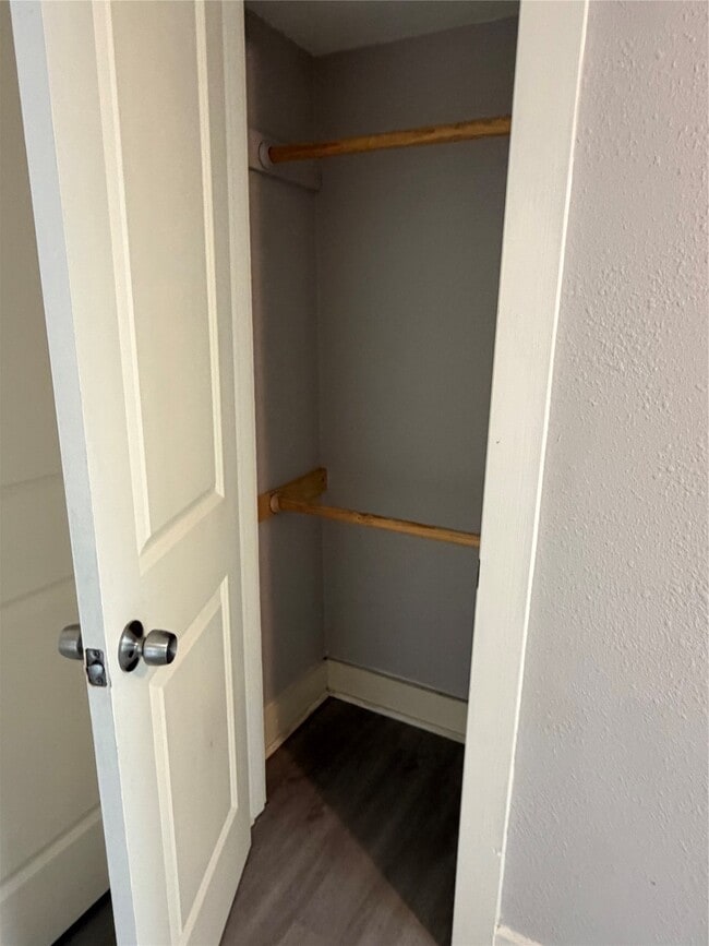 Building Photo - 4601 Hain St