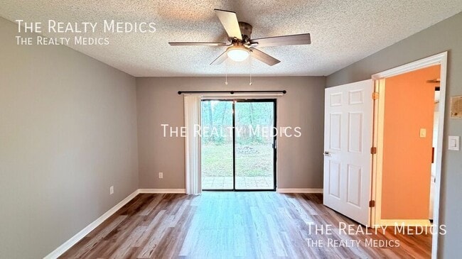 Building Photo - 7909 Richwood Dr