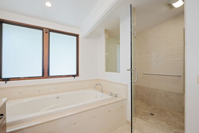 Building Photo - Montecito Property with a View and a Pool ...