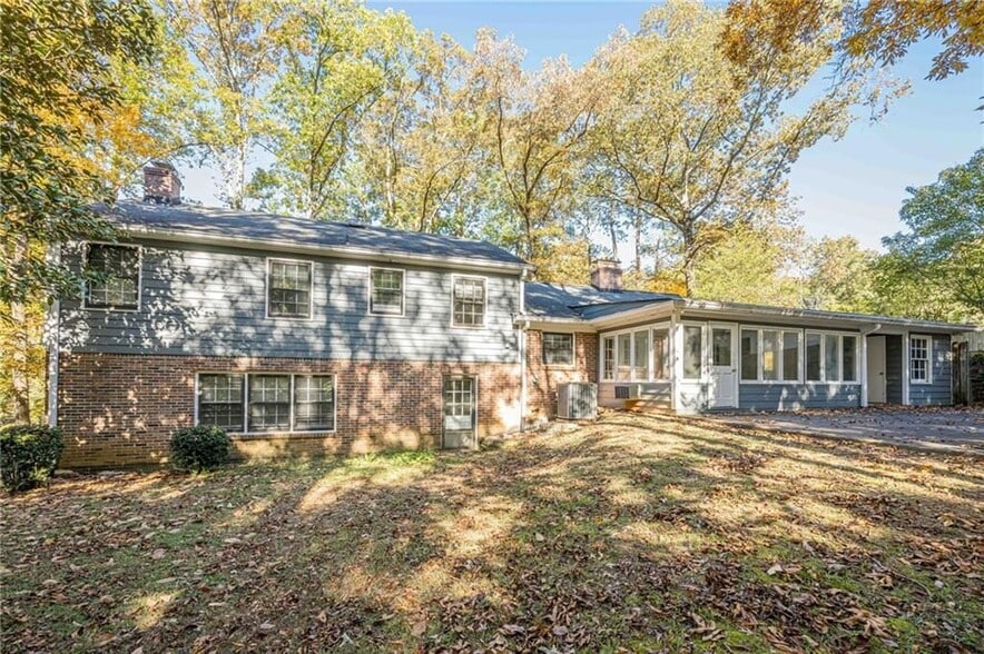 Building Photo - 6640 Williamson Dr NE