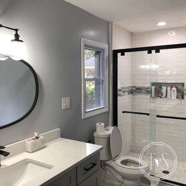 Building Photo - BEAUTIFUL FULLY RENOVATED HOME YOU WON'T WANT TO MISS!