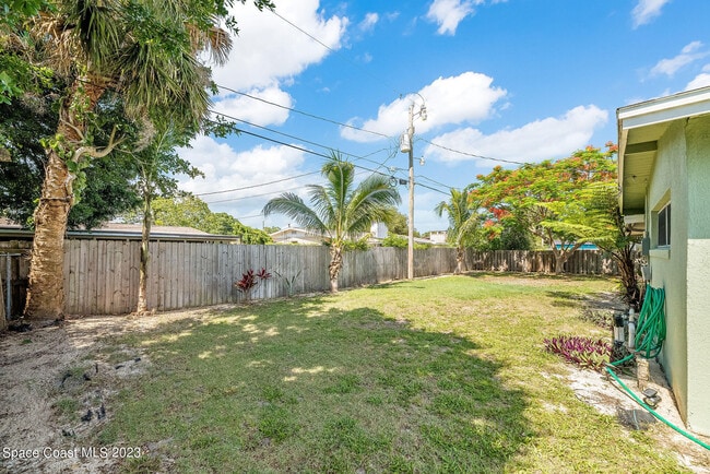 Building Photo - 250 Carib Dr