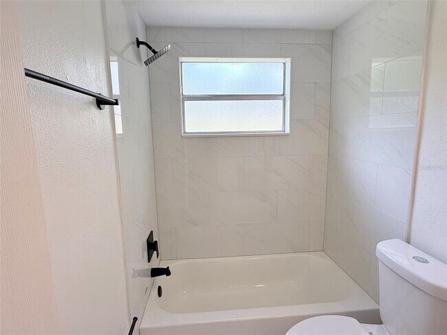 Building Photo - 8512 Longboat Ln