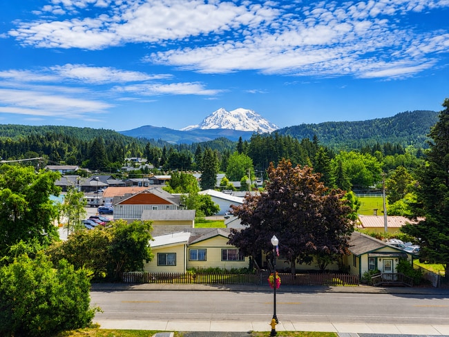 Building Photo - Brand New Luxury Apartments with Stunning Mount Rainier Views | Now Leasing in Eatonville