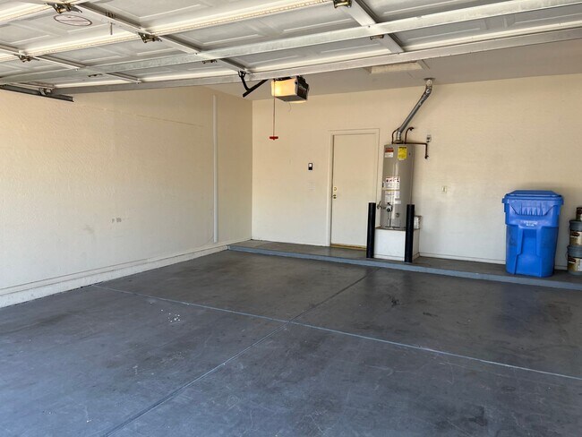 Building Photo - 3265 E Hampton Ln