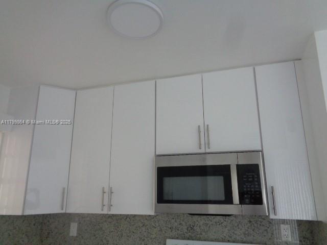 Building Photo - 8820 Fontainebleau Blvd