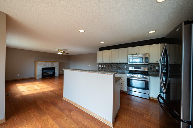 Building Photo - 10415 Ponds Way