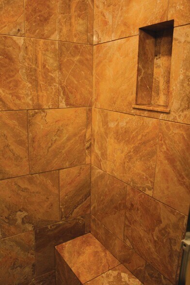 Tile - 903 Quail Meadows Ct