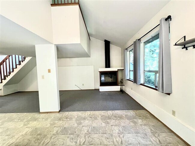 Building Photo - Relaxed 2-Bed, 1.5-Bath Home in a Quiet Gig Harbor Spot