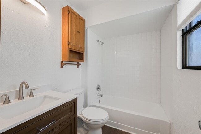 Building Photo - 4811 Spring Meadow Cove