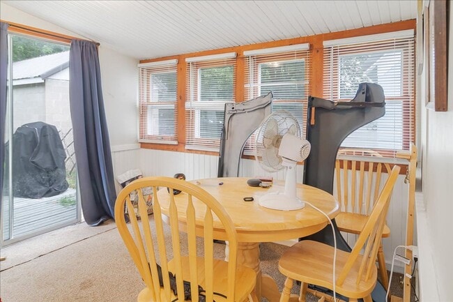 Building Photo - 212 W North St