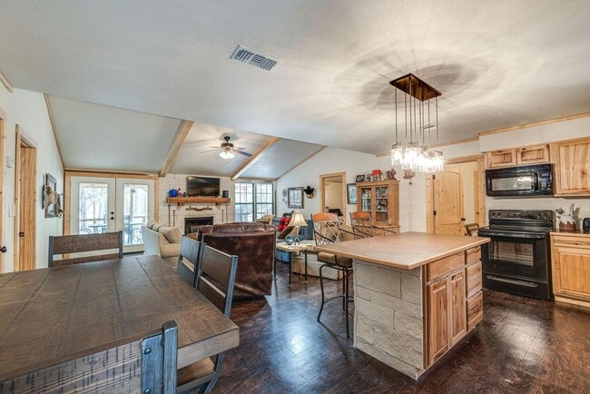 Building Photo - 2531 Recreational Road 3