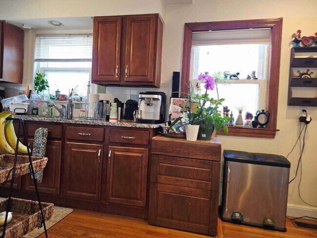 Building Photo - 70 Beaconwood Rd