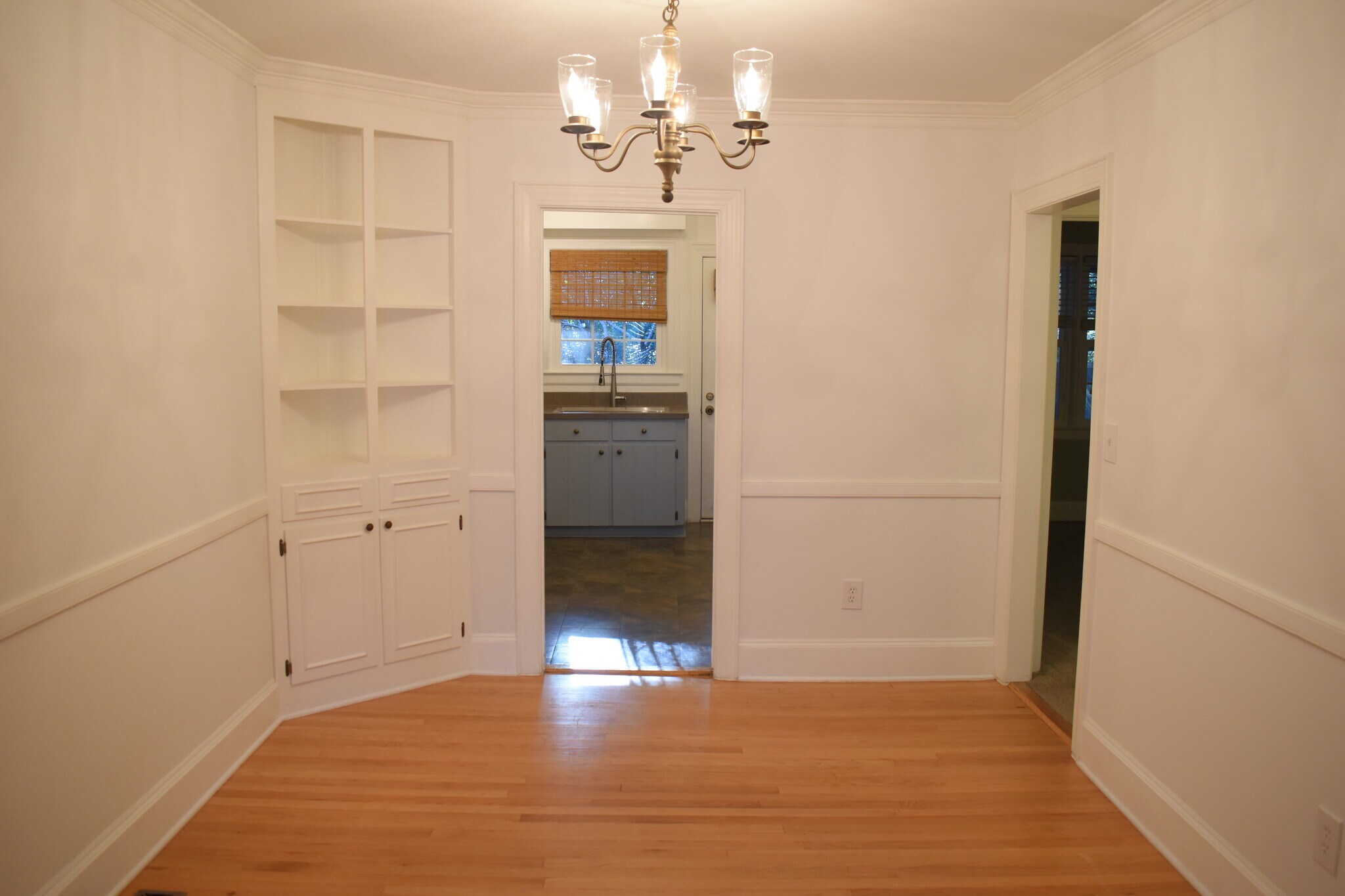 Building Photo - 2720 Oleander Dr