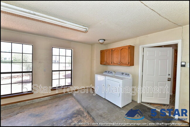 Building Photo - 11620 Laura Marie Dr