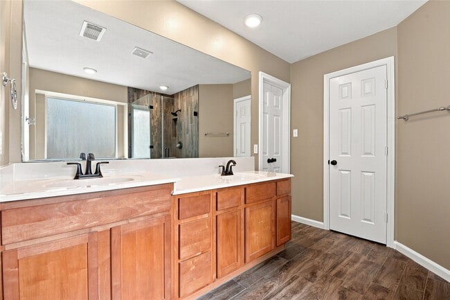 Building Photo - 5419 Teakwood Ln