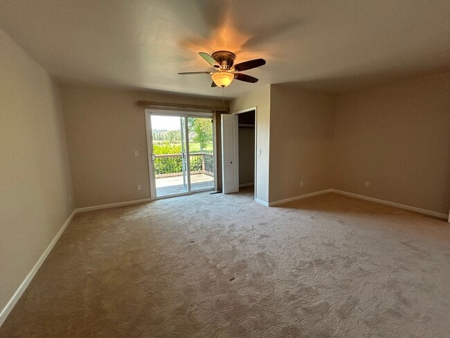 Building Photo - 329 Oak Leaf Cir