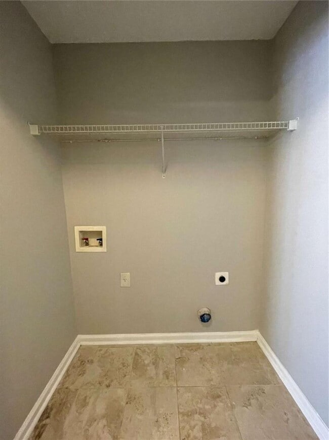 Building Photo - 2346 Delfern Dr NW