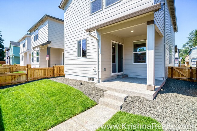 Building Photo - Modern & Spacious 3 BD* 2BA* Brand-New Sin...