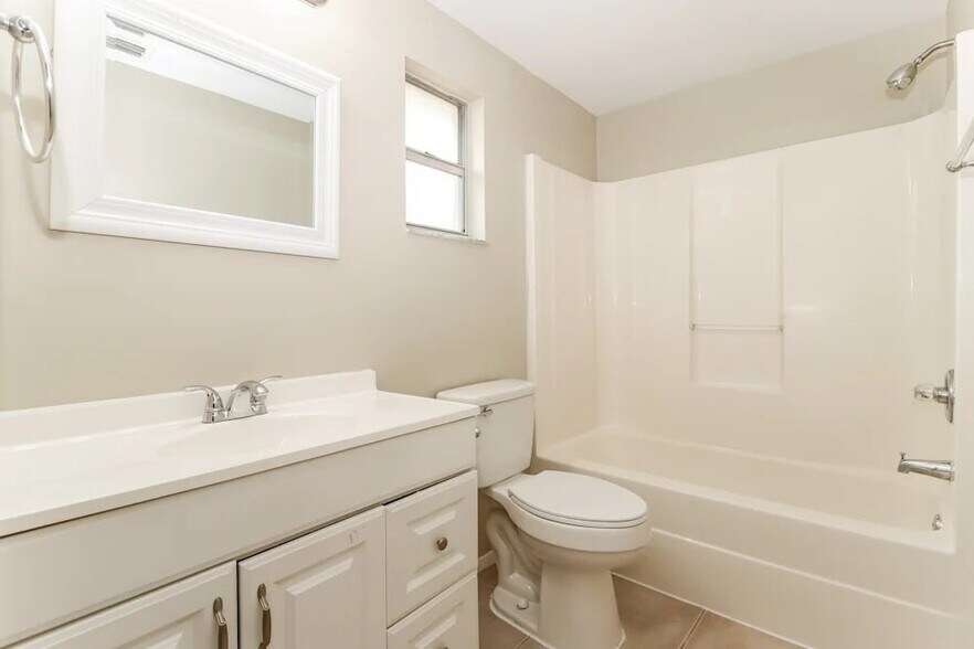 Building Photo - 6417 Willow Wood Ct