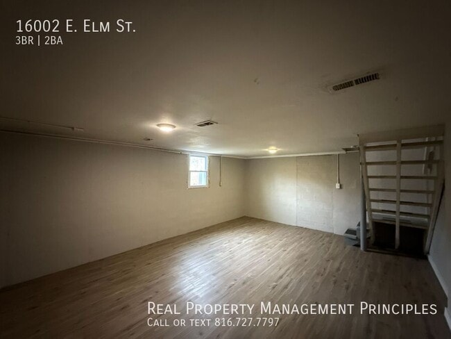 Building Photo - 16002 E Elm St