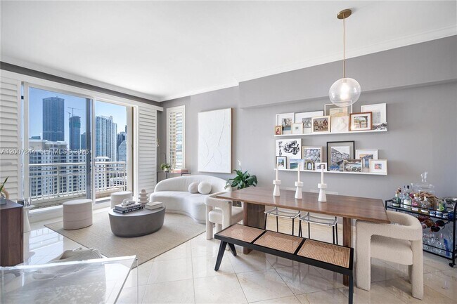 Building Photo - 888 Brickell Key Dr