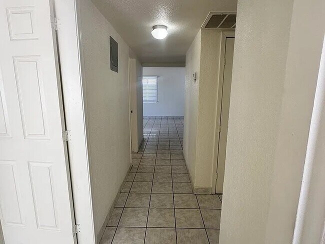 Building Photo - 7221 N 26th Dr