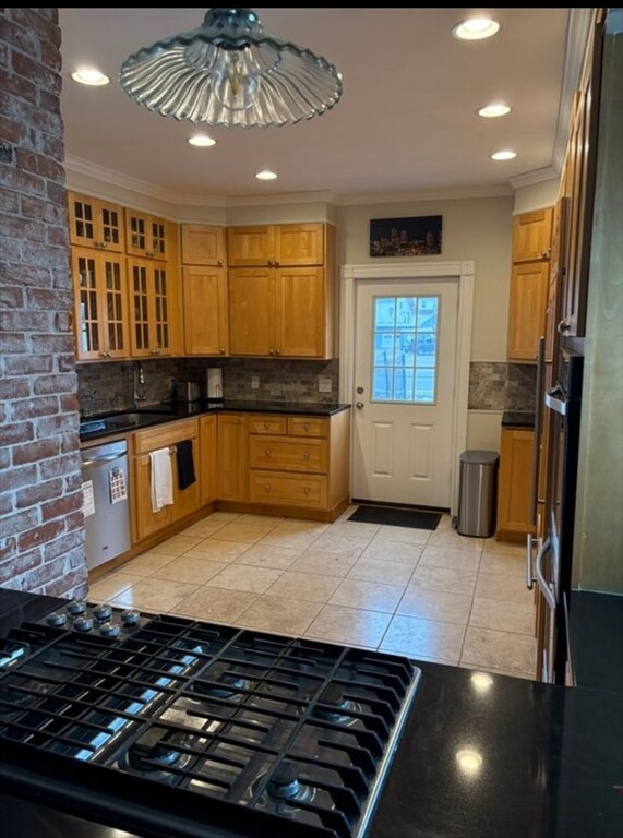 Building Photo - 21 Walnut Ave