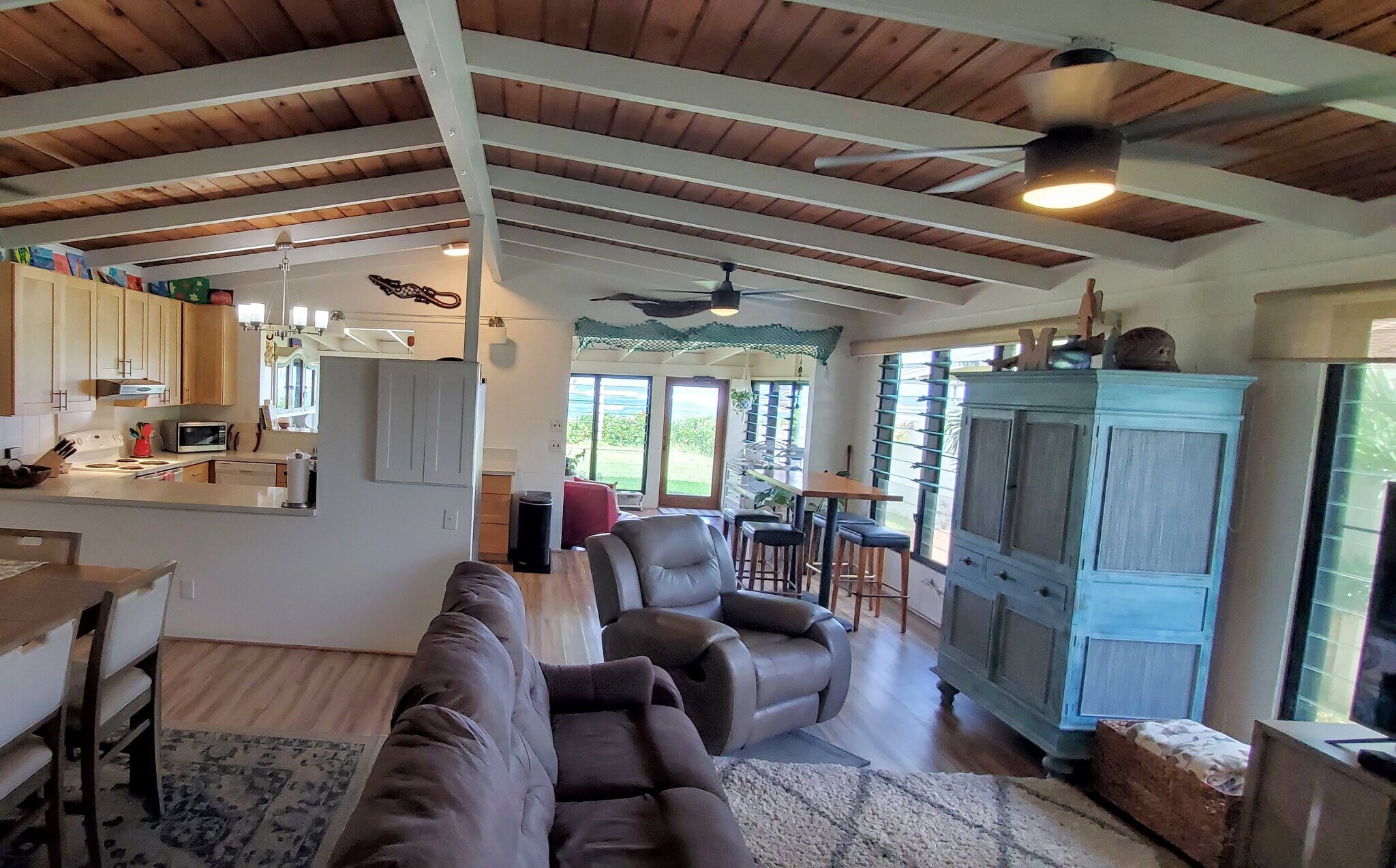 Open Floor Plan with vaulted cedar accented ceilings - 68-243 Au St