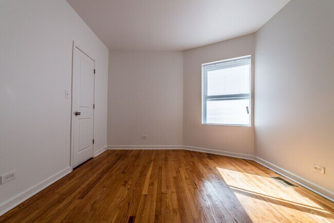 Building Photo - 10719 S Calumet Ave Chicago, IL 60628