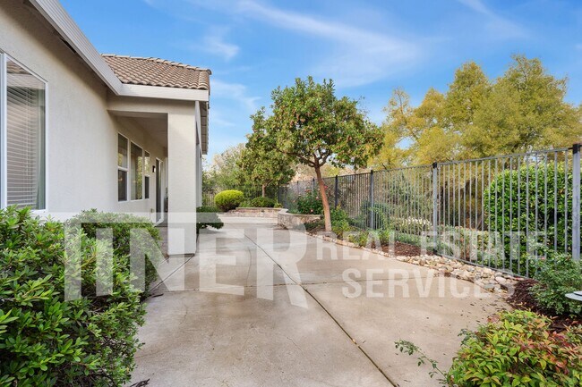 Building Photo - 6025 CreekBerry Wy