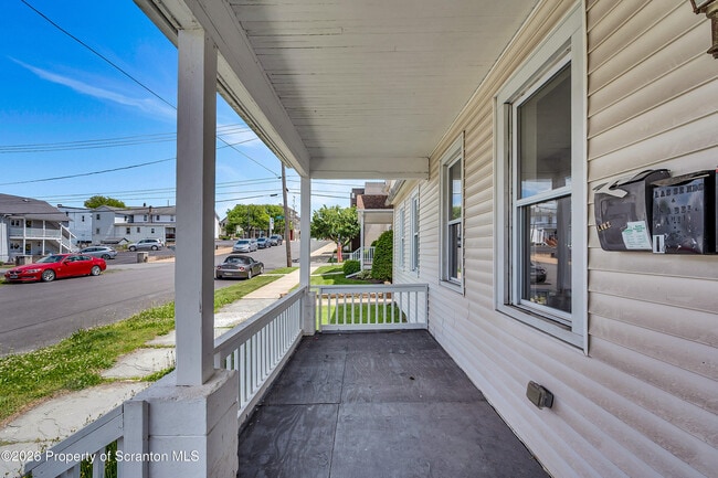 Building Photo - 314 Willow St