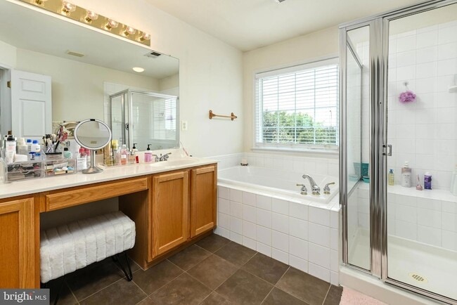 Building Photo - 829 Valemount Terrace NE