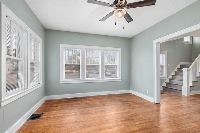 Building Photo - 861 Douglas St NW