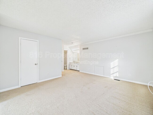 Building Photo - 7941 NW 79th Pl