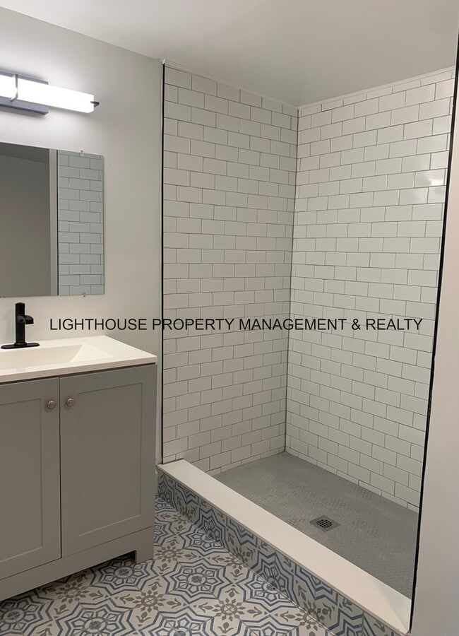 Building Photo - Cozy 2 Bed/2 Bath Home! Fantastic Location!