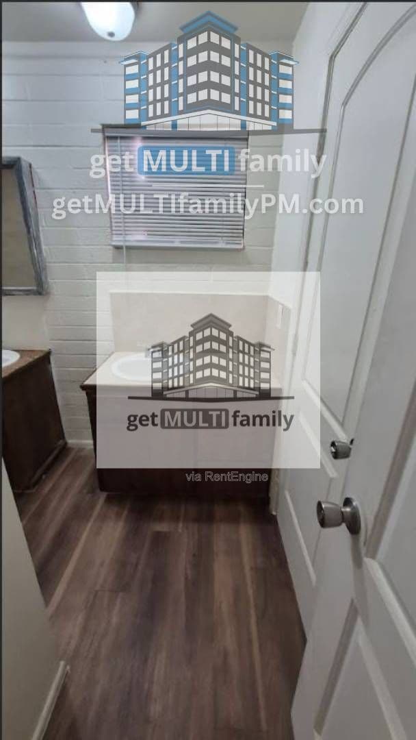 Building Photo - 8407 E Coronado Rd