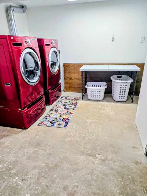 Building Photo - 892 N State Rd 149