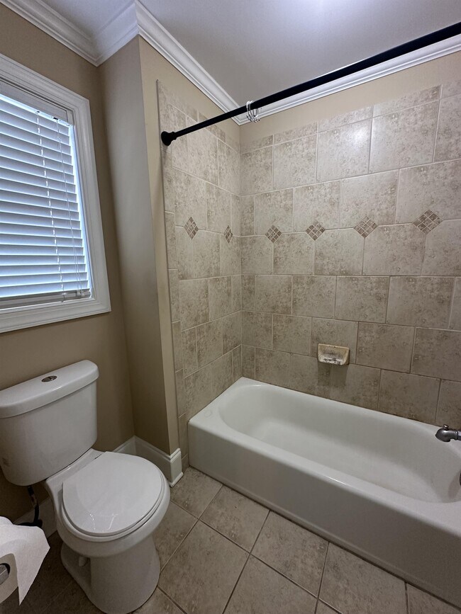 Building Photo - 407 Reserve Way