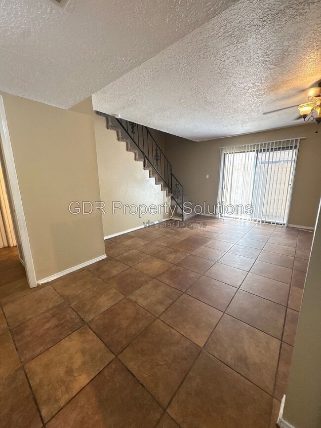 Building Photo - 8333 Comanche Rd NE