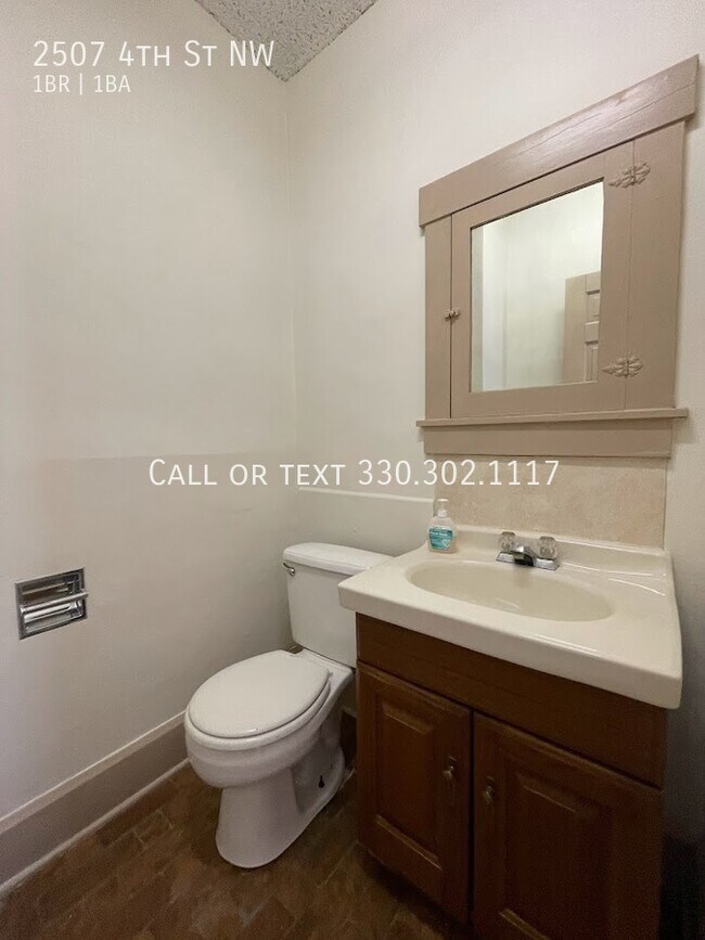 Building Photo - One bedroom one bathroom home for rent