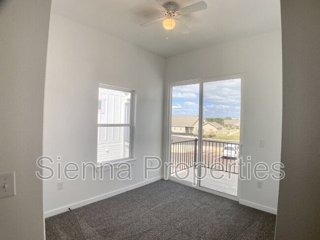 Building Photo - 255 Lourdes Ct